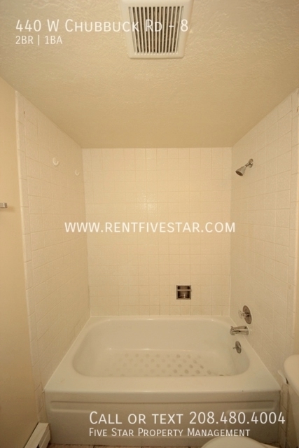 Building Photo - Charming Apartment in Chubbuck! Visit rent...