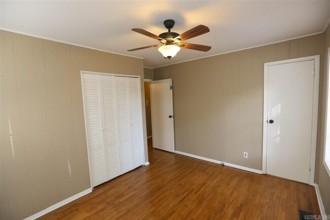 Building Photo - 11412 Ashwood Dr