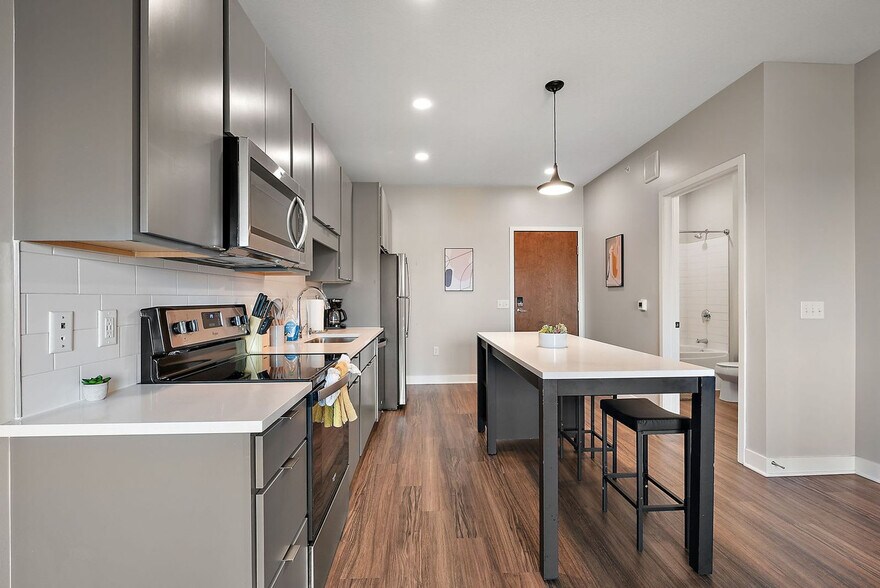 Building Photo - 1410 Nicollet Ave