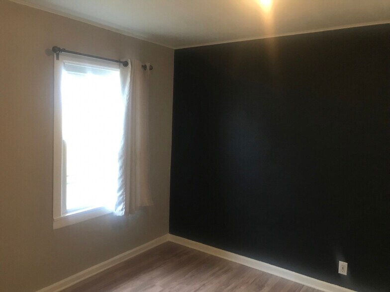 Building Photo - 508 S McLoughlin Blvd