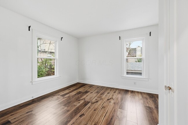 Building Photo - 557 E Weisheimer Rd