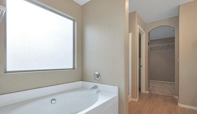 Building Photo - 23865 W Huntington Dr