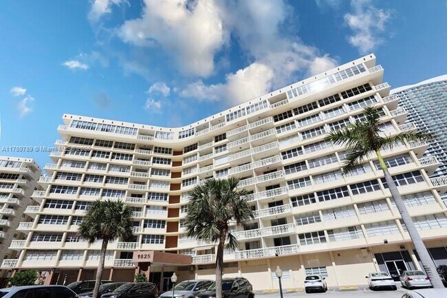 Building Photo - 1825 S Ocean Dr