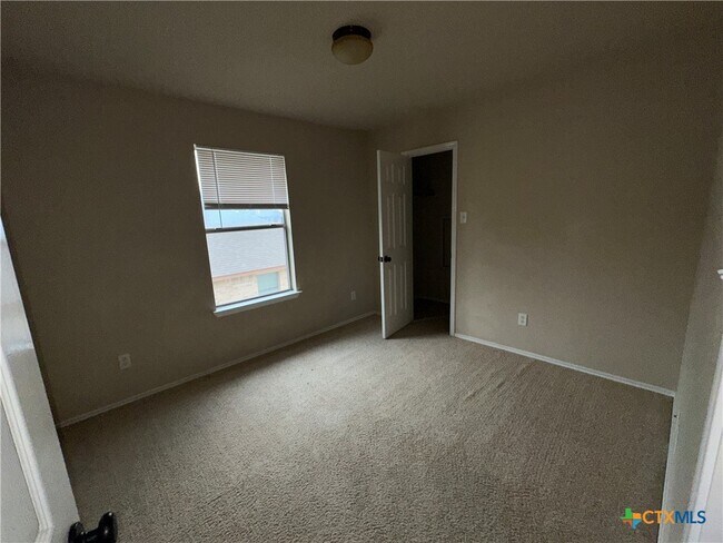 Building Photo - 6808 Rosita Oak Dr