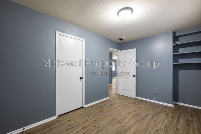 Building Photo - 1432 E Pitman Ave