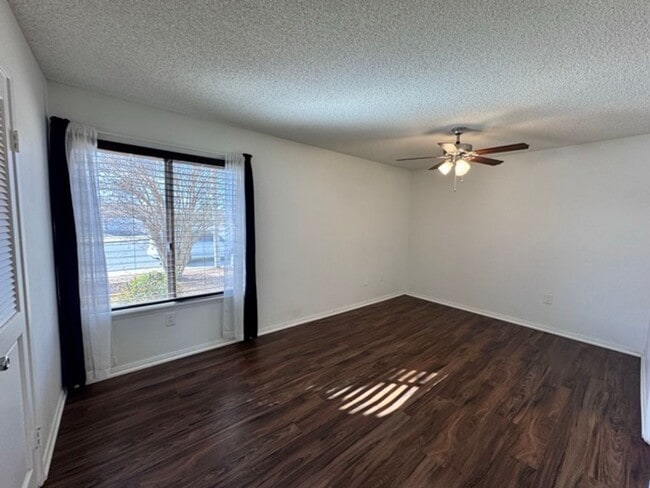 Building Photo - COMING SOON 55+ Community 2 bedroom 2 bathroom Home for Lease in Sun City