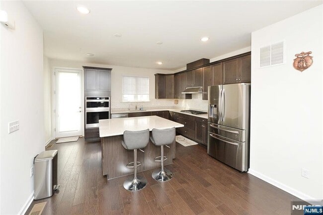 Building Photo - 12-48 Plaza Road Unit