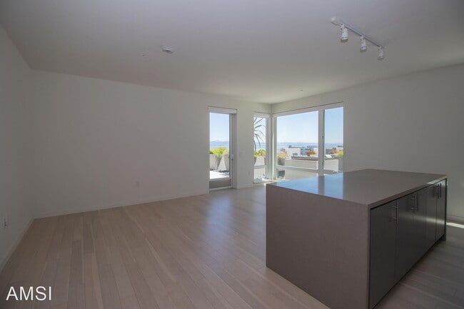 Building Photo - 2 br, 2 bath House - 52 Innes Ct #201