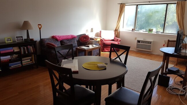 Building Photo - 4975 Washington St