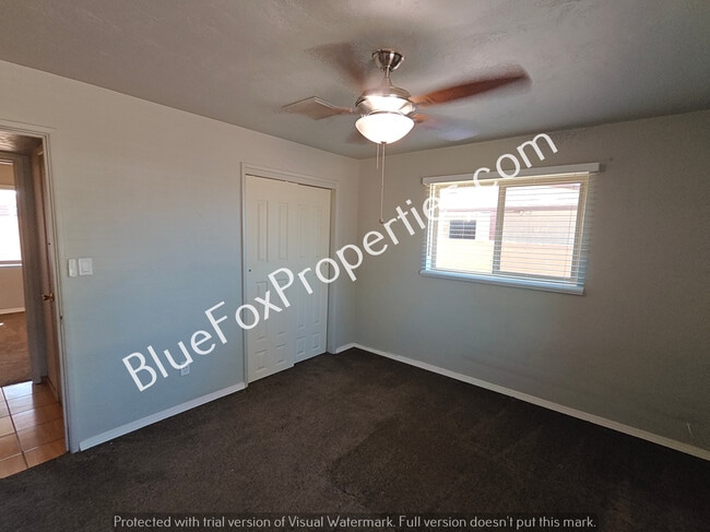 Building Photo - 5952 E 25th St