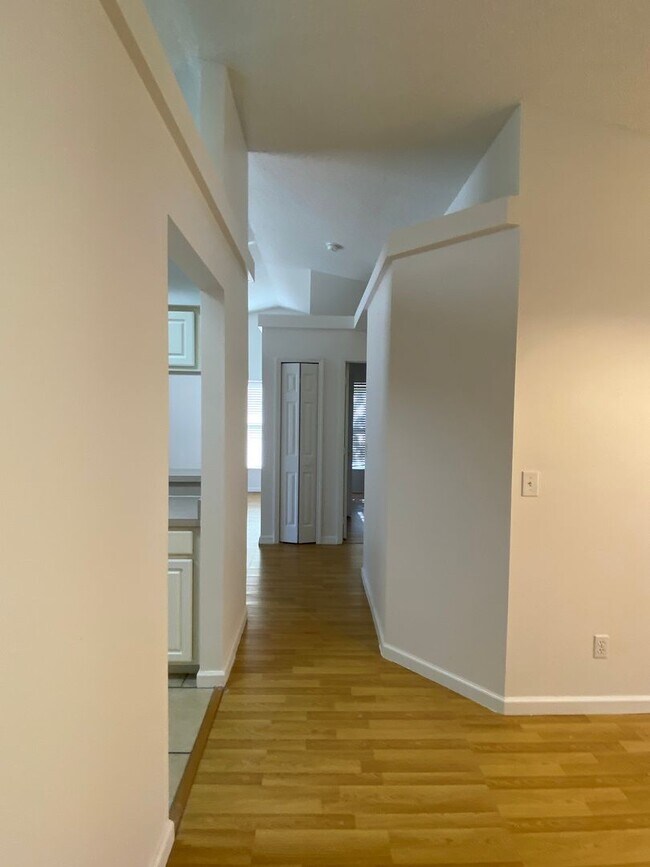 Building Photo - Home for Rent - 3/2
