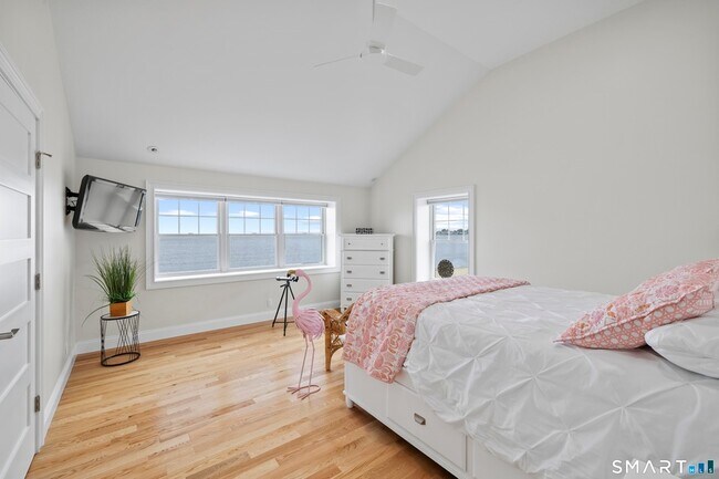 Building Photo - 18 Bel Aire Manor