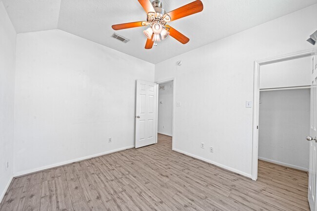 Building Photo - 12918 Stratford Mill Ln