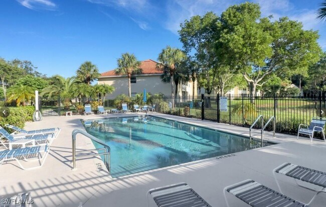 Building Photo - 280 Robin Hood Cir