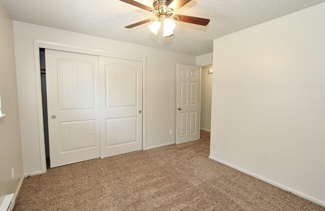 Building Photo - 211 S Highland Dr
