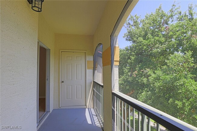 Building Photo - 11521 Villa Grand