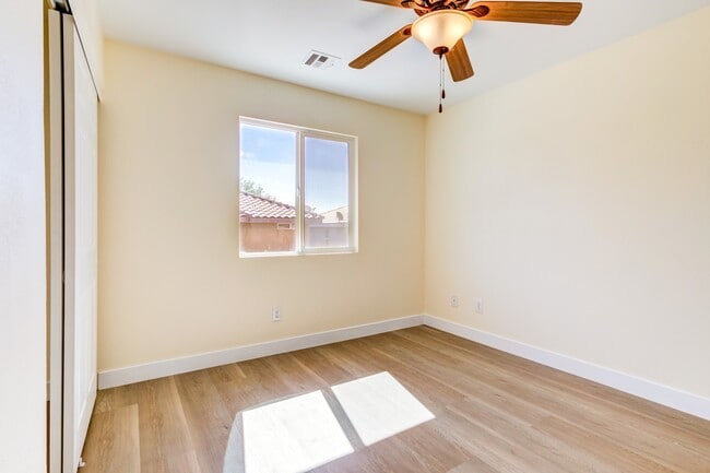 Building Photo - 10320 Bluff Valley Ct