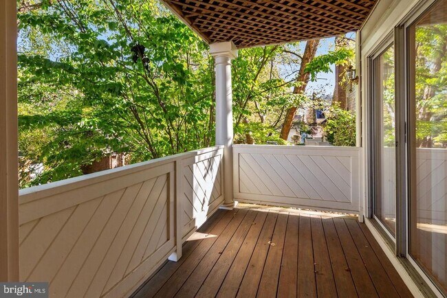 Building Photo - 5801 Linden Square Ct