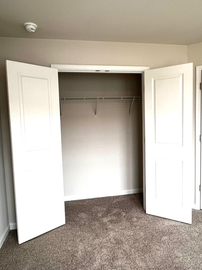 Building Photo - 16 Rothbury Ct