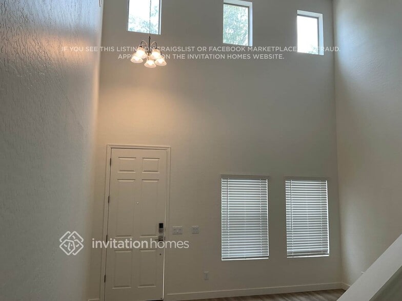 Building Photo - 28808 N Maravilla Dr
