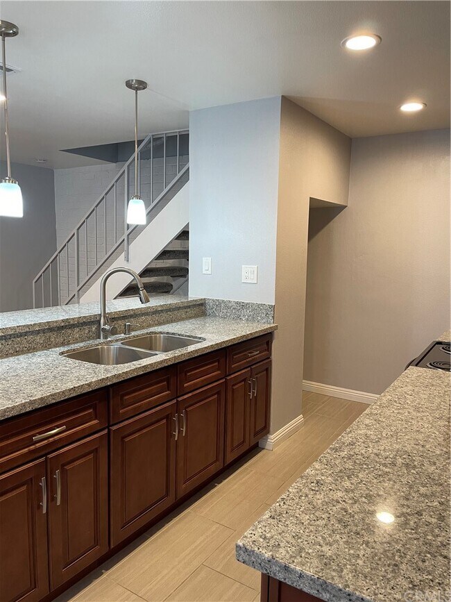 Building Photo - 139 Sinclair Ave