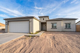 Building Photo - 10261 W Concordia Dr