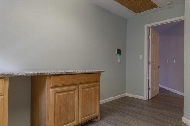 Building Photo - 120 Erskine Ferry Rd