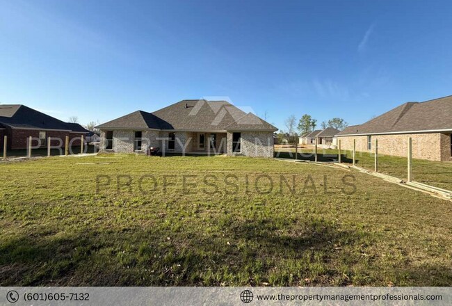 Building Photo - 563 Patrick Farms Dr