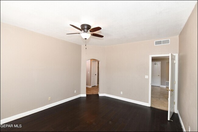 Building Photo - 7362 Luz De Dia Ct