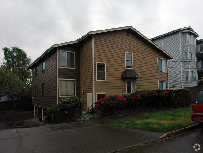 Primary Photo - North Green Lake Apartments