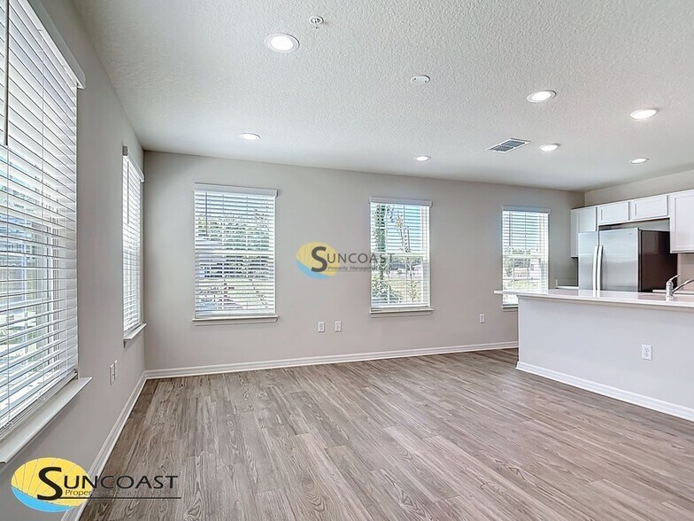 Building Photo - 3821 SW 43rd Ct