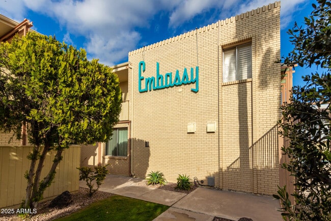 Building Photo - 6943 E 3rd St