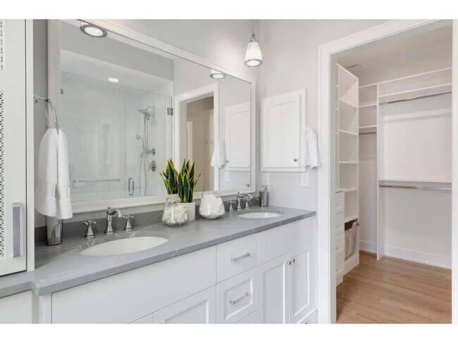 Building Photo - 231 Manitoba Ave