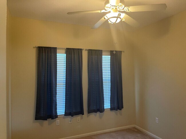 Building Photo - College Station - 4 Bedroom / 2.5 Bath / 2...