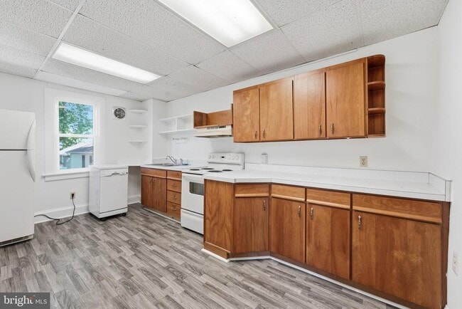 Building Photo - 815 N Maple Ave