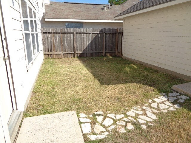 Building Photo - 6440 Mountain Pines Ln
