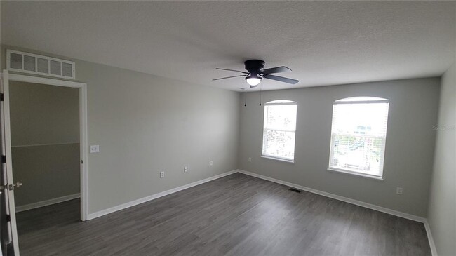 Building Photo - 4547 Ashburn Square Dr
