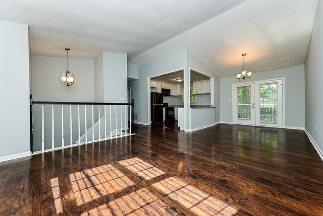 Building Photo - Fantastic 4bd/2ba home! Let yourself in!