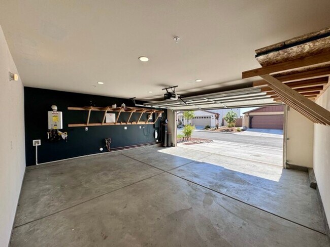 Building Photo - Newly built 4 bedroom Winchester home for ...