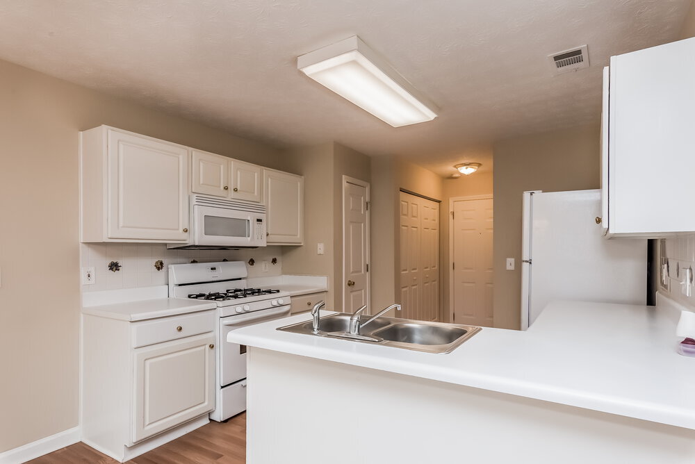 Building Photo - 2355 Lexington Ln