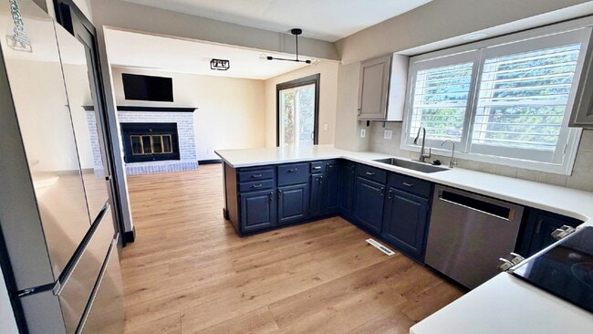 Building Photo - Awesome Views in Fully Updated Home in The Pinery! 5 Bed 3.5 Bath with 2 Car Garage and Large Dec...