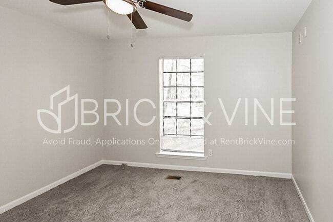 Building Photo - 1041 Alicia Dr