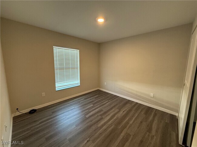 Building Photo - 605 NW 25th St