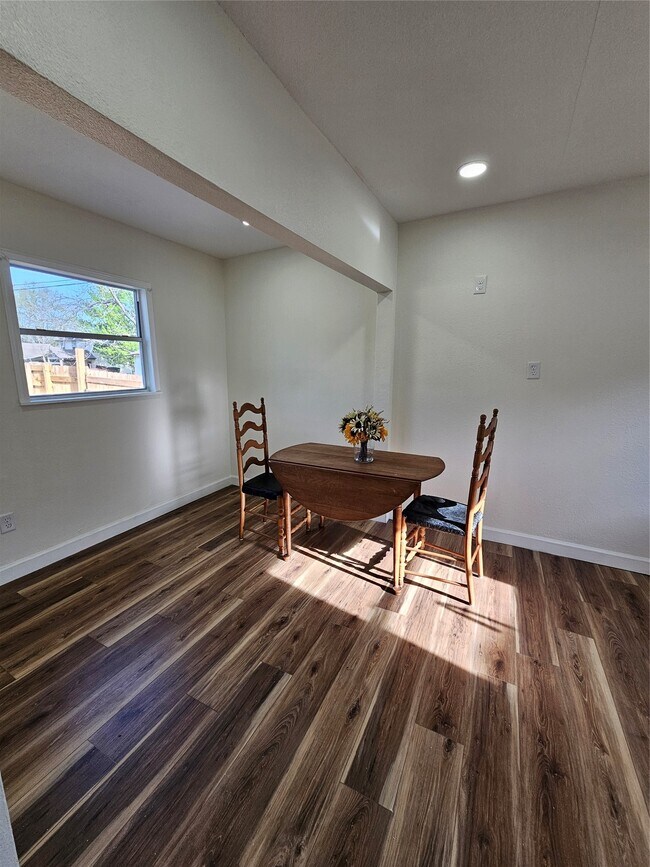 Building Photo - 3126 Ohio St