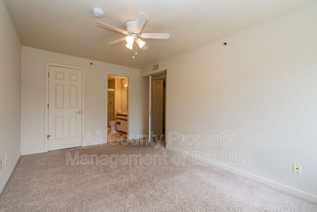 Building Photo - 33 S Boulder Cir