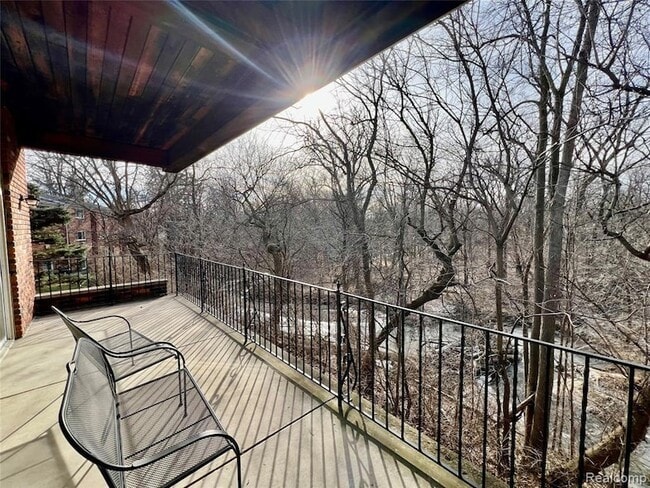 Building Photo - 31831 Grand River Ave