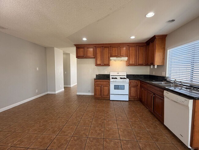 Building Photo - 15366 Black Shadow Dr