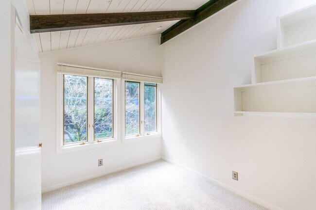 Building Photo - TWO WEEKS FREE! Stunning Architectural Masterpiece! 5BR+Yoga Studio/4.5BA! Ross! Views! Pool! Pet...