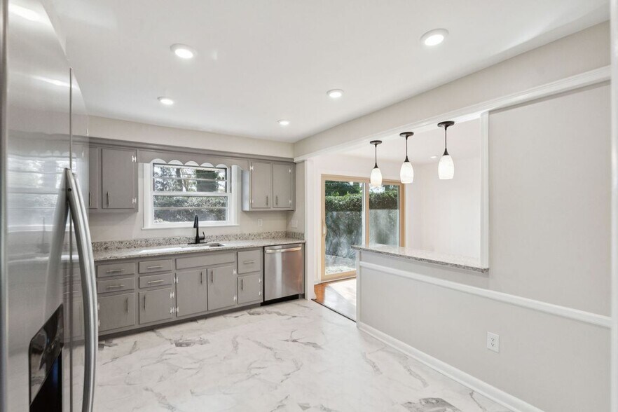 Building Photo - 1234 Remington Rd