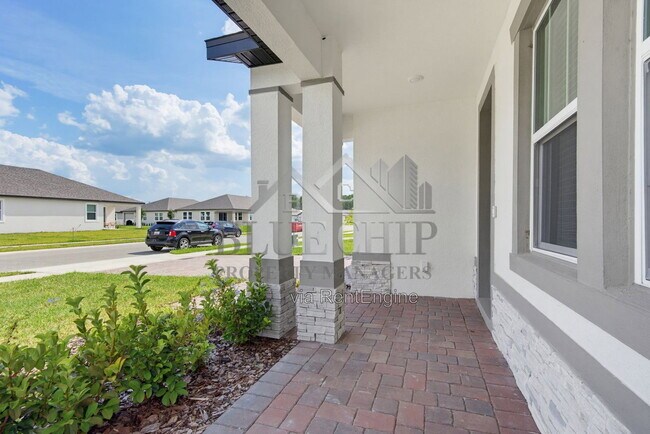 Building Photo - 1129 British Cir
